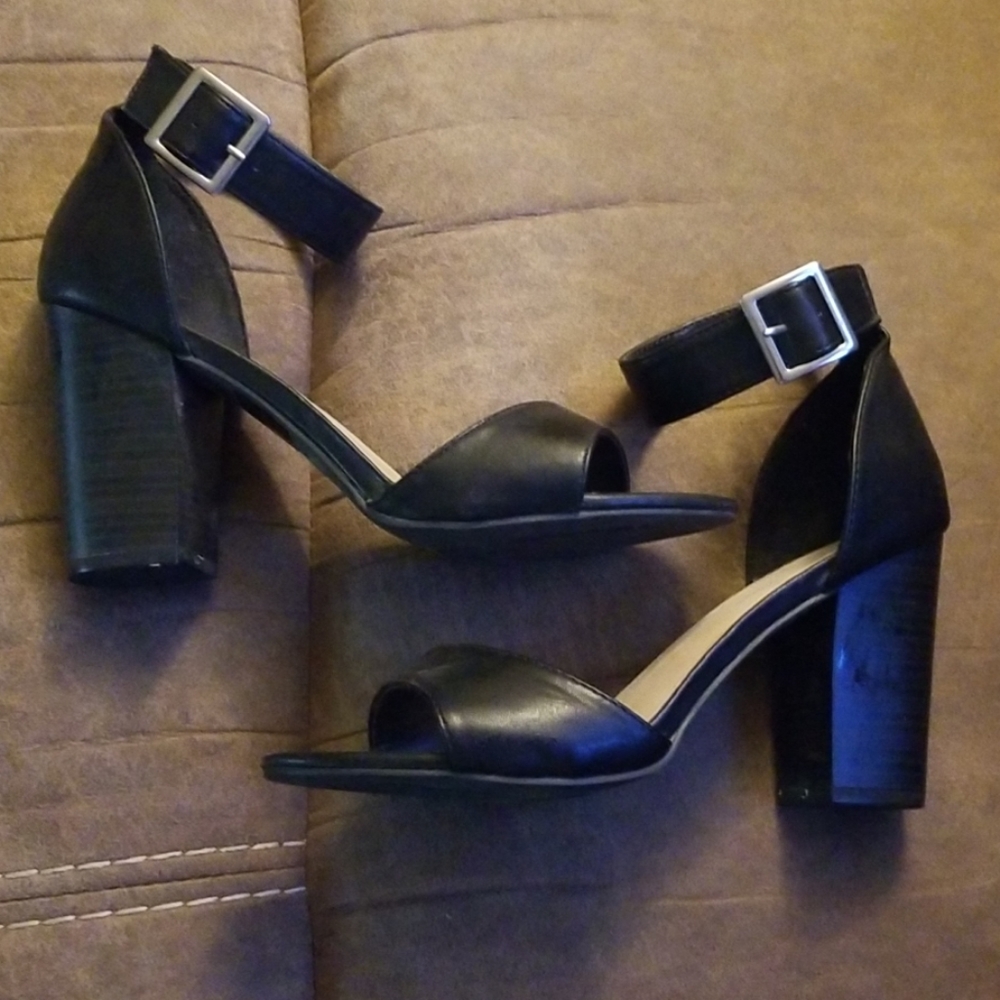 Breckelle's heels Black. 9